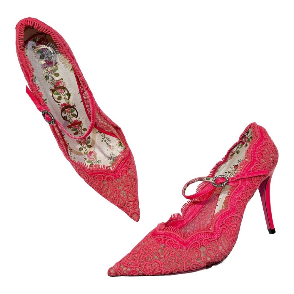Gucci Virginia 95 Lace Mary Jane Pumps Hot Pink Crystal Heel EU 37.5 US 7.5